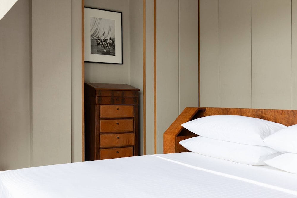 Pont Street IV by Onefinestay