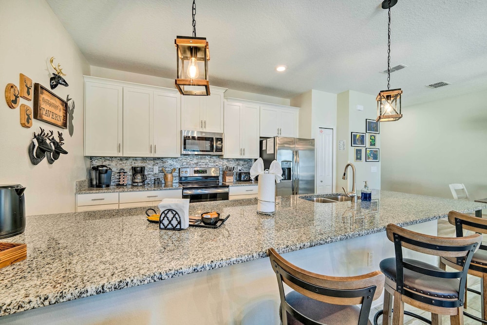 Davenport Resort Home < 10 Mi to Disney!