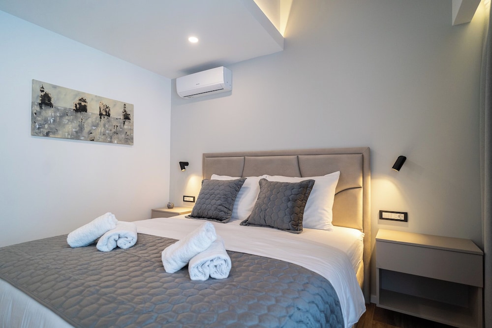 Seafront Sunset Studio&Rooms