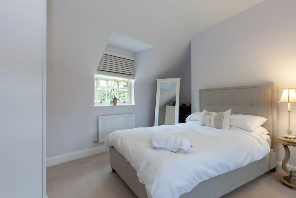The Woodstock Hideaway - Breathtaking 4bdr House view 5