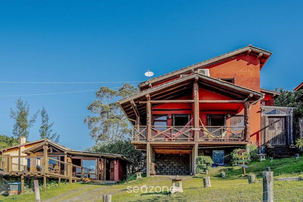 Beautiful Rustic House w/ Pool in Garopaba Egf000