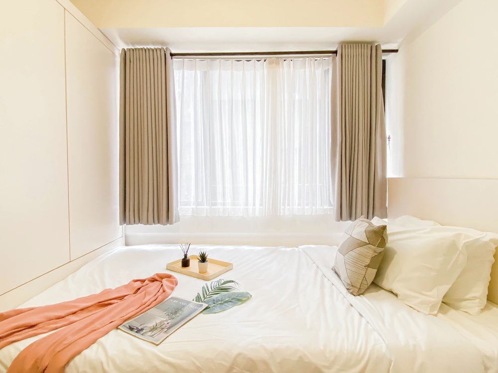 Modern White Accent 2Br Apartment Meikarta
