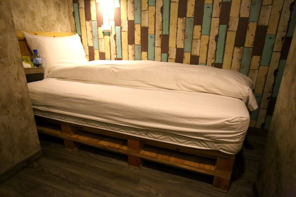 Nys Loft Hotel - Hostel