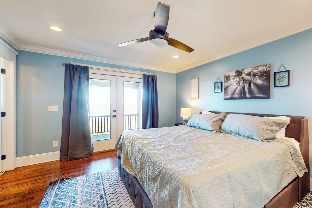 3 BR Home: Dog Friendly w/ Scenic Views & Pool