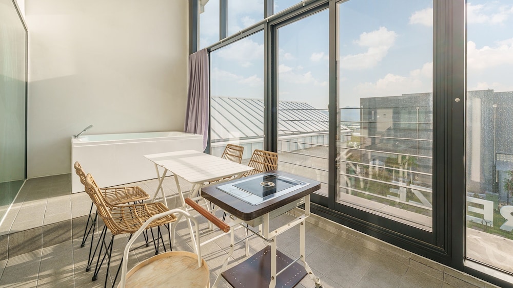 Gyeongju Rose Breeze Pool Villa Pension