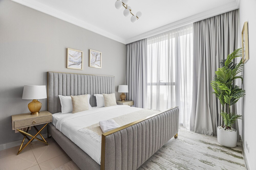 DXB - Boulevard Point - 5602 - DT