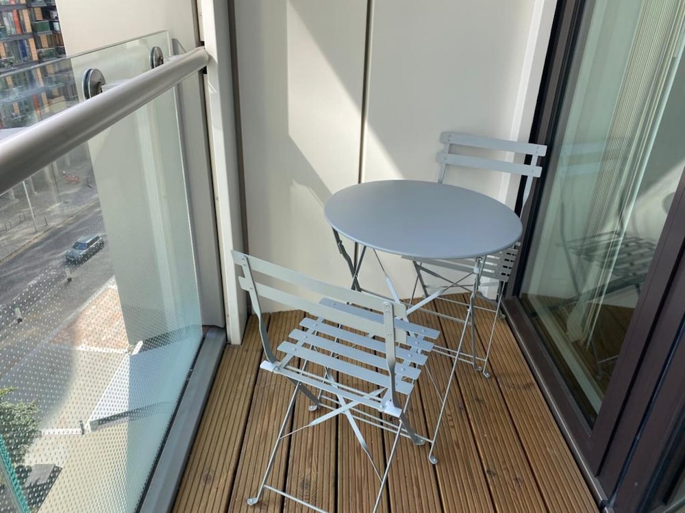 Spacious 3-bed apt Canary Wharf Great View