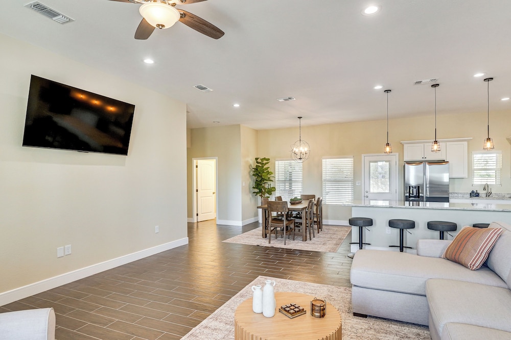 Golf, Shop & Explore: Home 5 Mi to Dtwn Midland!