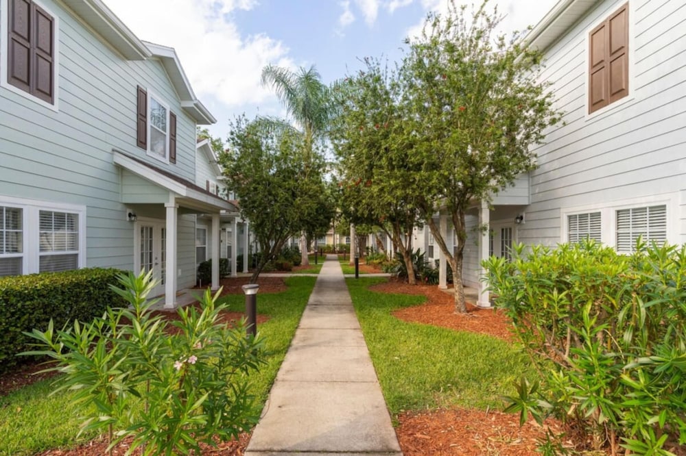 Amazing 4bdr House in Disney 20104