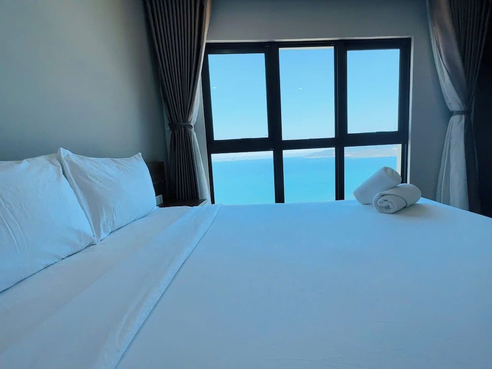 Gold Coast Balcony Serviced Apartment