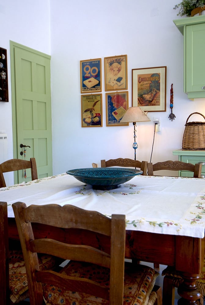 Nena's Art House