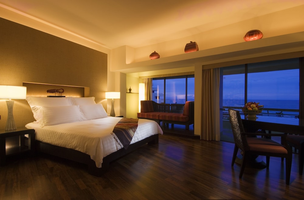 Pullman Phuket Karon Beach Resort-3