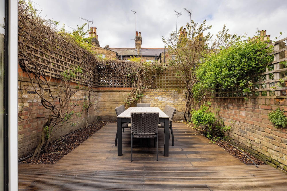 The North Kensington Cottage No 2