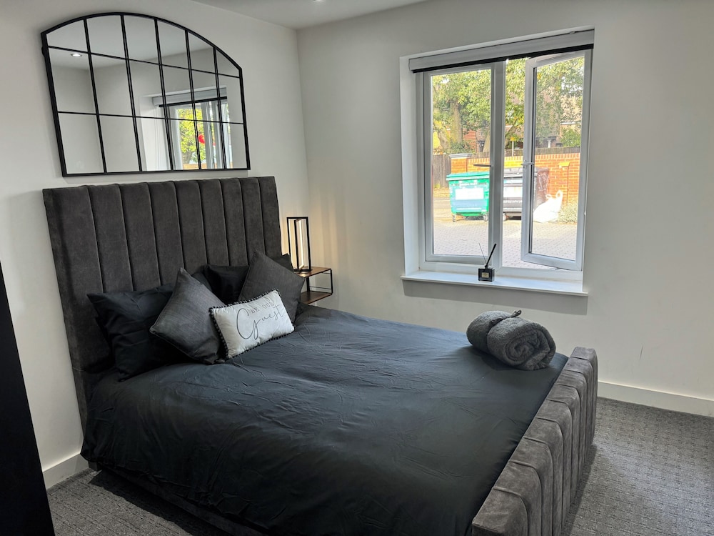 Luxury Flat in Uxbridge