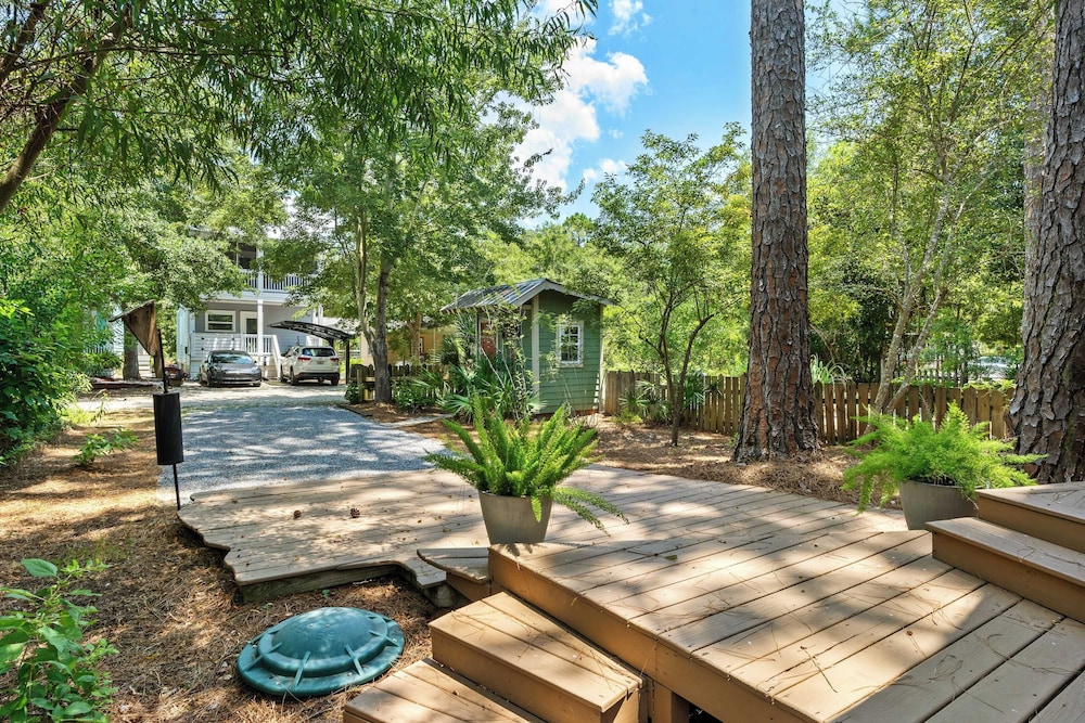 Bayou Bungalow by Avantstay Walk to Boat Ramp & Bay Private Yard