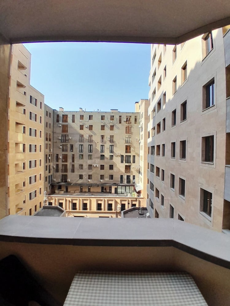 1bdr luxury apartment