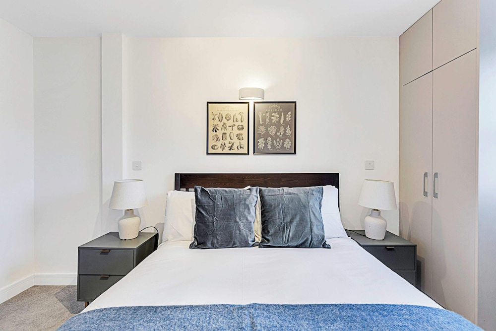Chiswick Gem: 2 Bedroom Flat