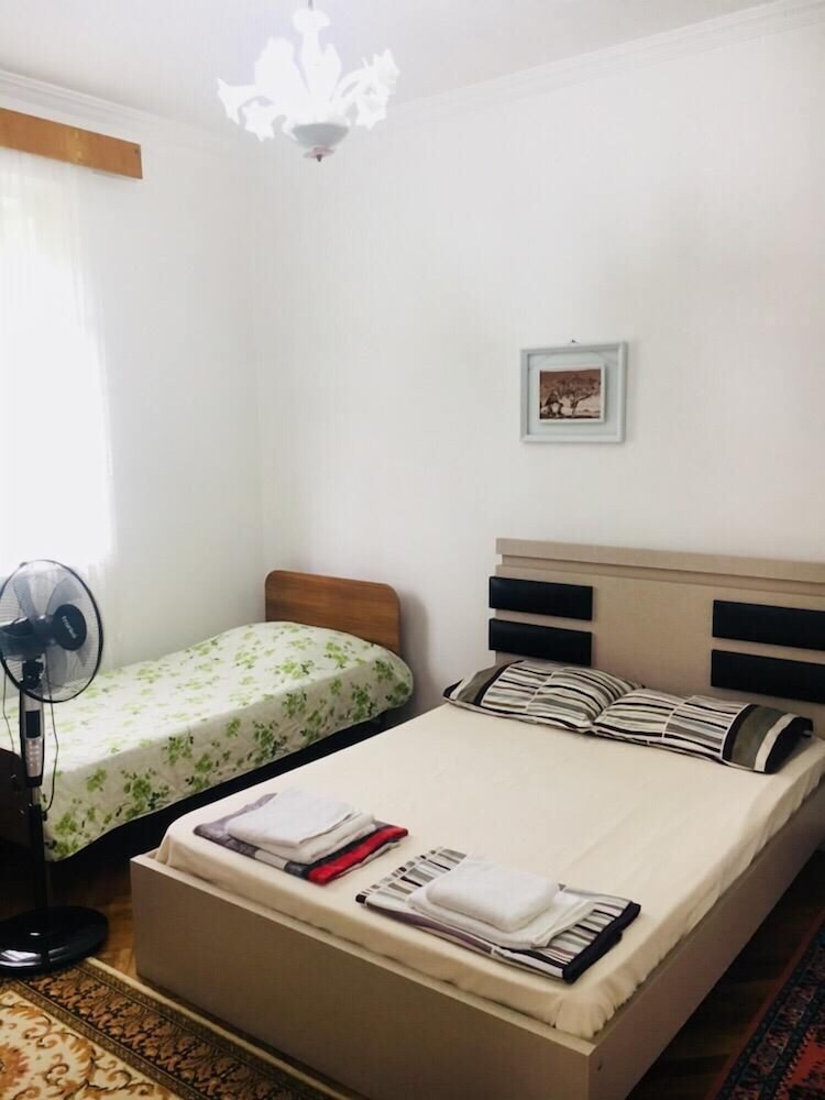 Guest House Lazuri view 5