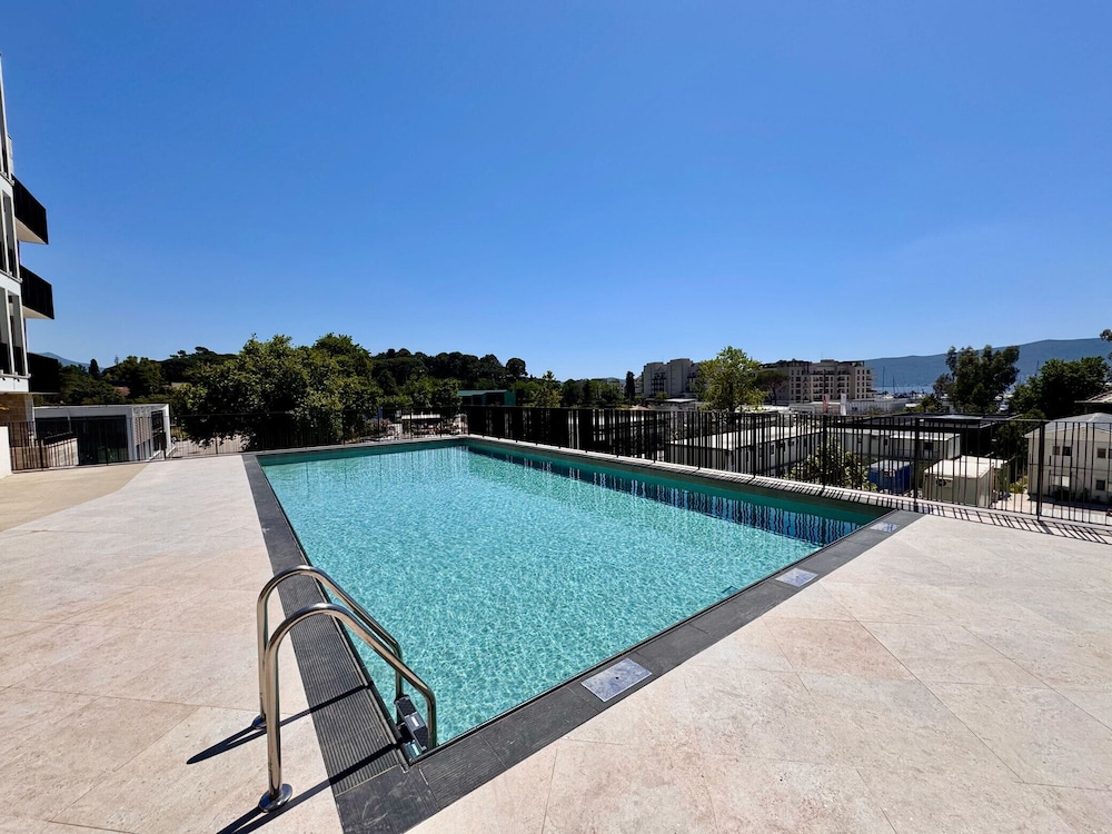 Qumi Porto Suites