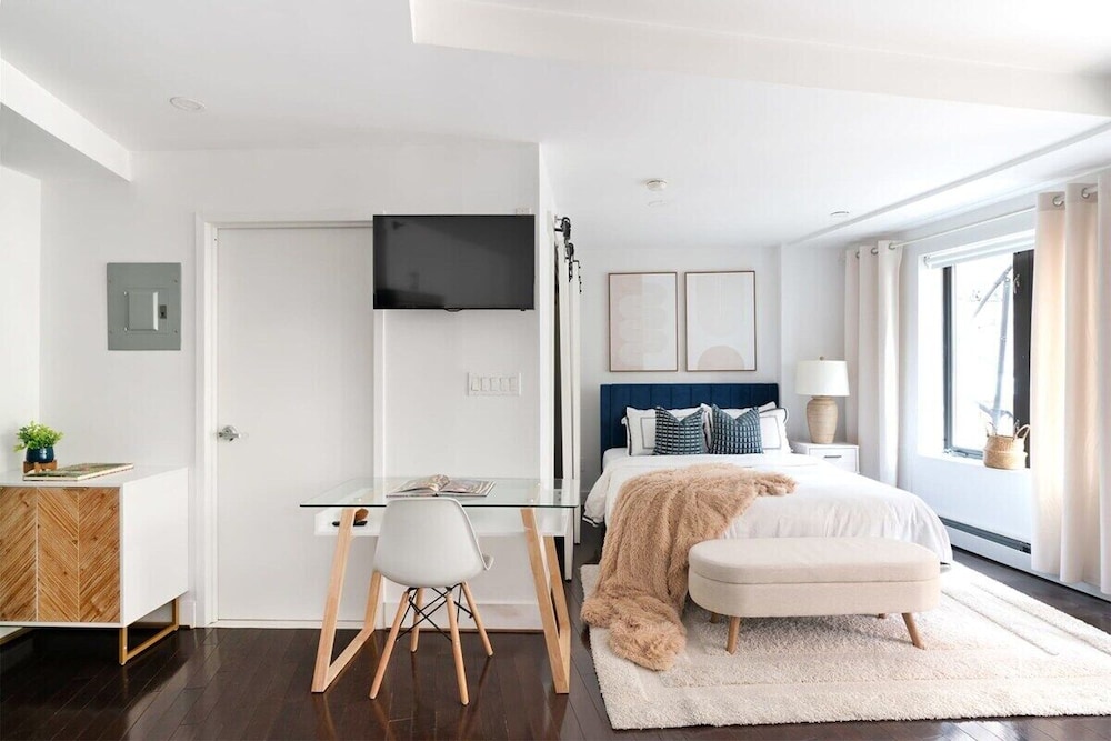809 Midtown Apartments