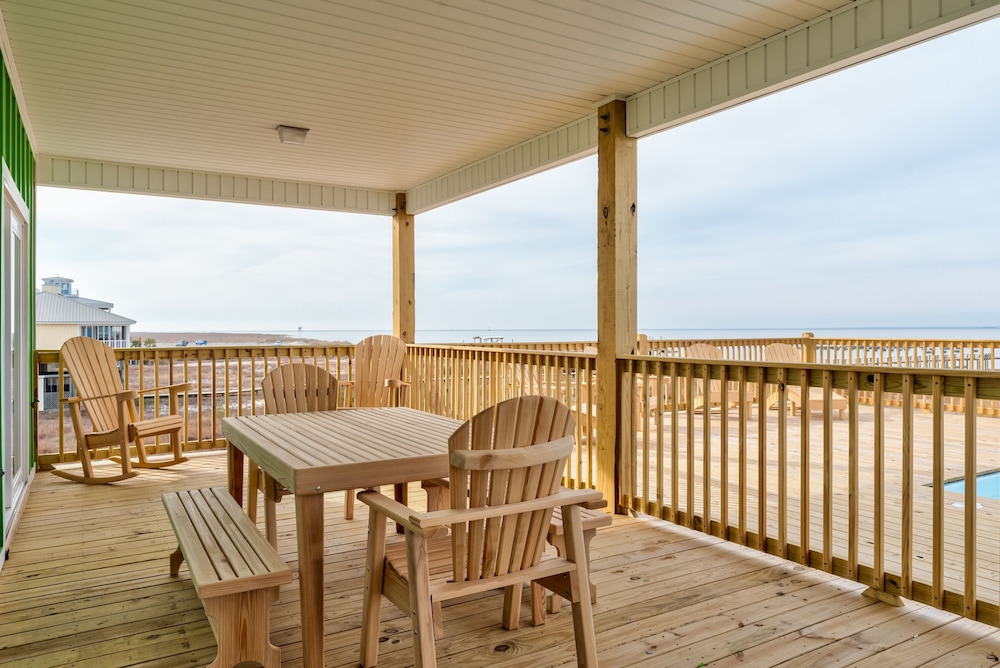 Beautiful C's - 2924 Bienville Blvd 5 Bedroom Home