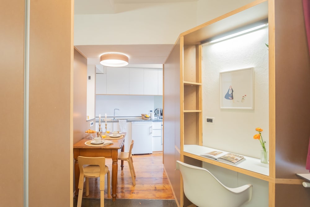 Viav by Rent All Como