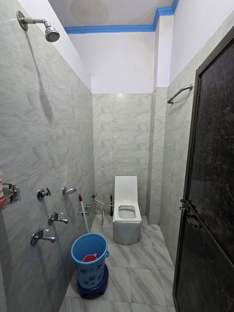 Avadh Dham Guest House