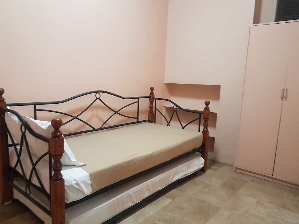 TSC Suites by Eastland Residences