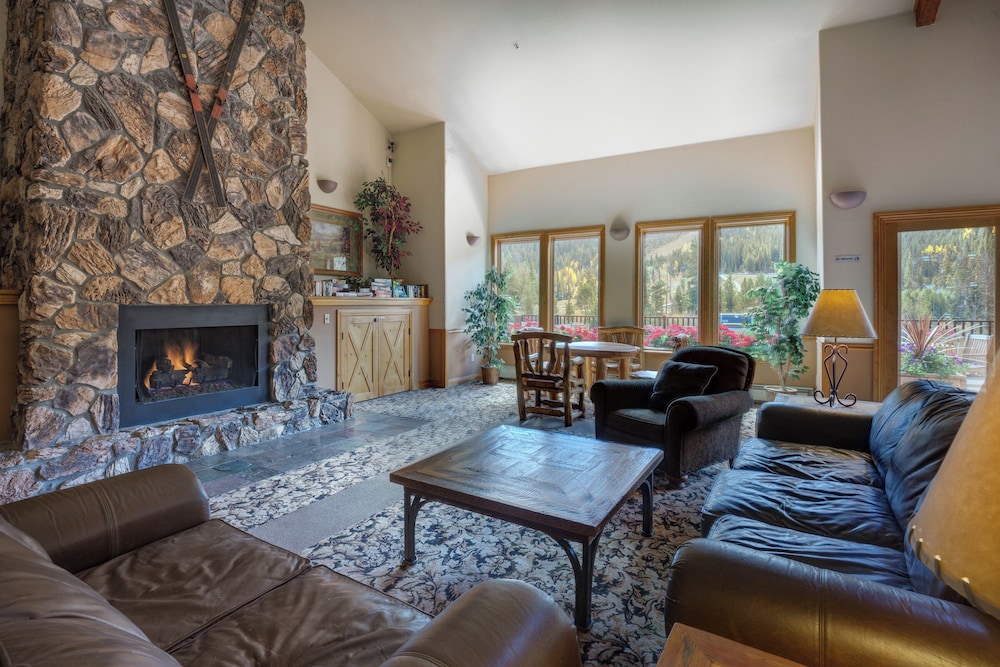 Hidden River Lodge #5942