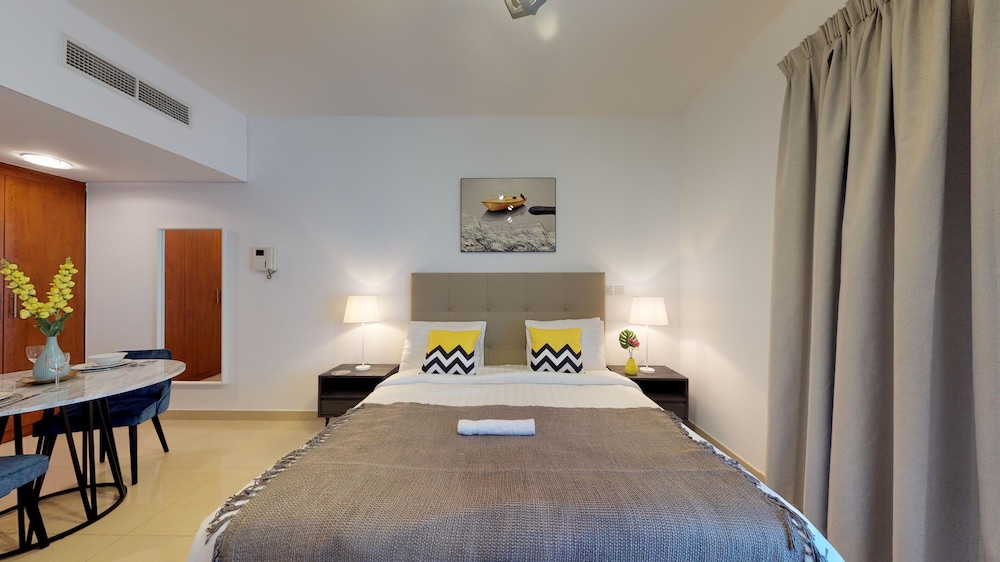 Lux BnB Park Towers DIFC