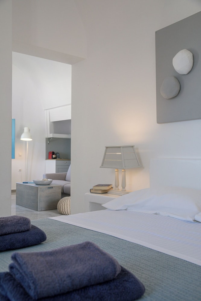 GTK Santorini Oia Sunset Villas