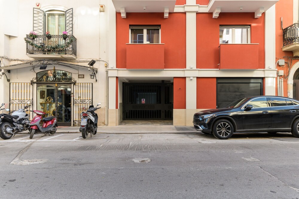 Palazzo Murat - One-bedroom Apartment With Balcony by Wonderful Italy