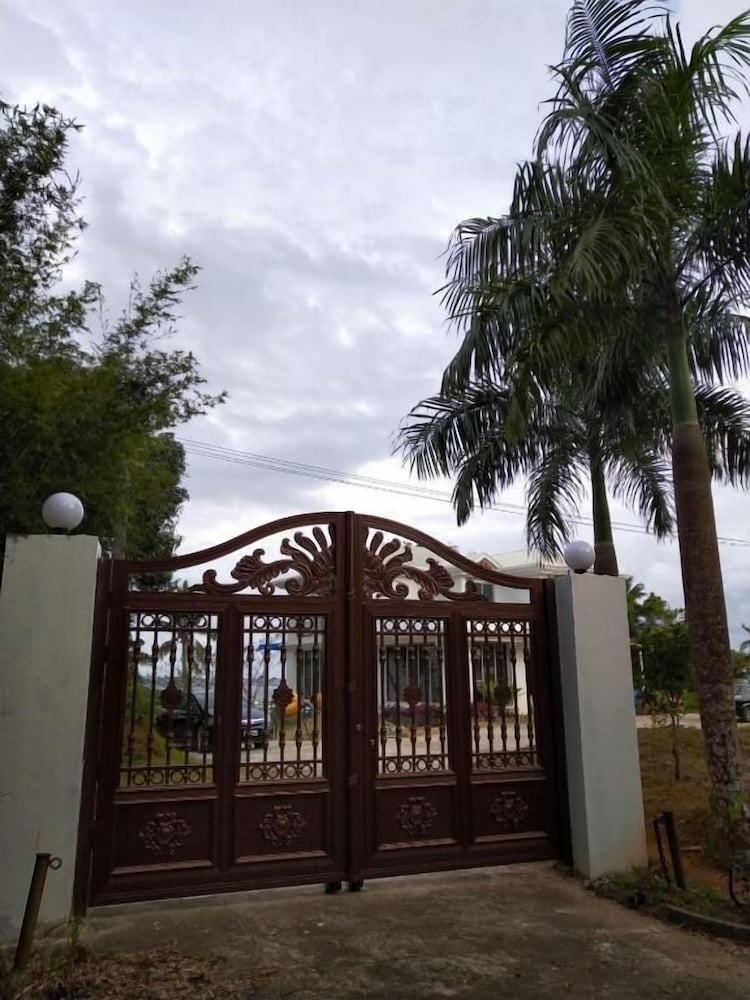 Suva Hideaway Villa