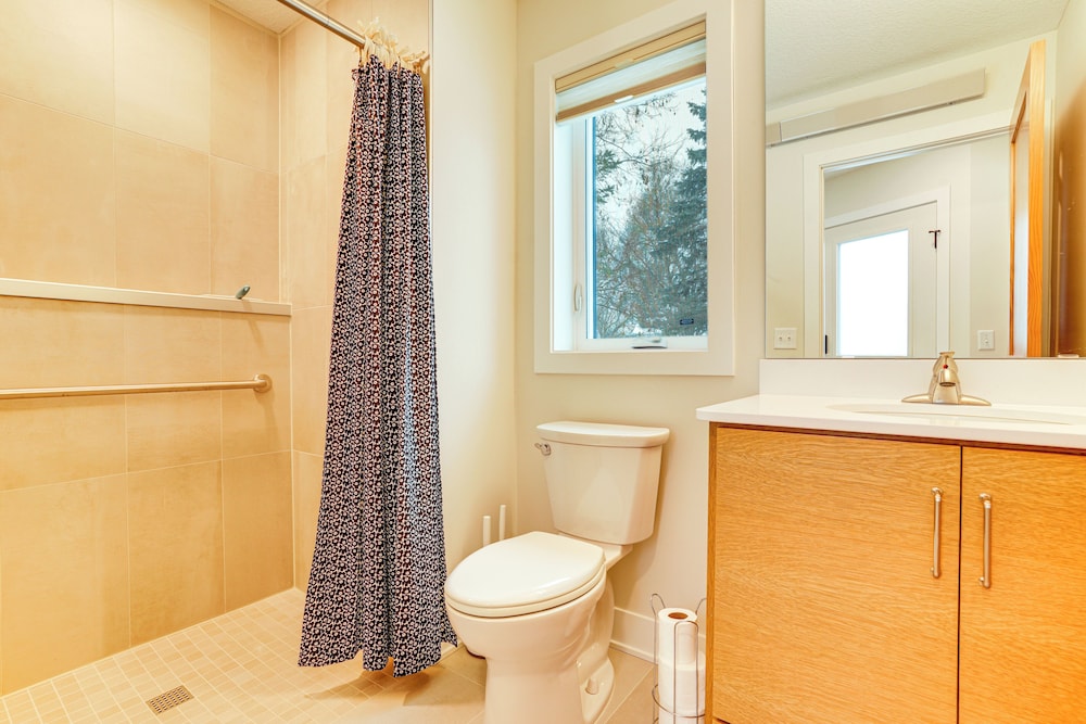 < 1/2 Mi to Downtown: Quiet Northfield Apartment