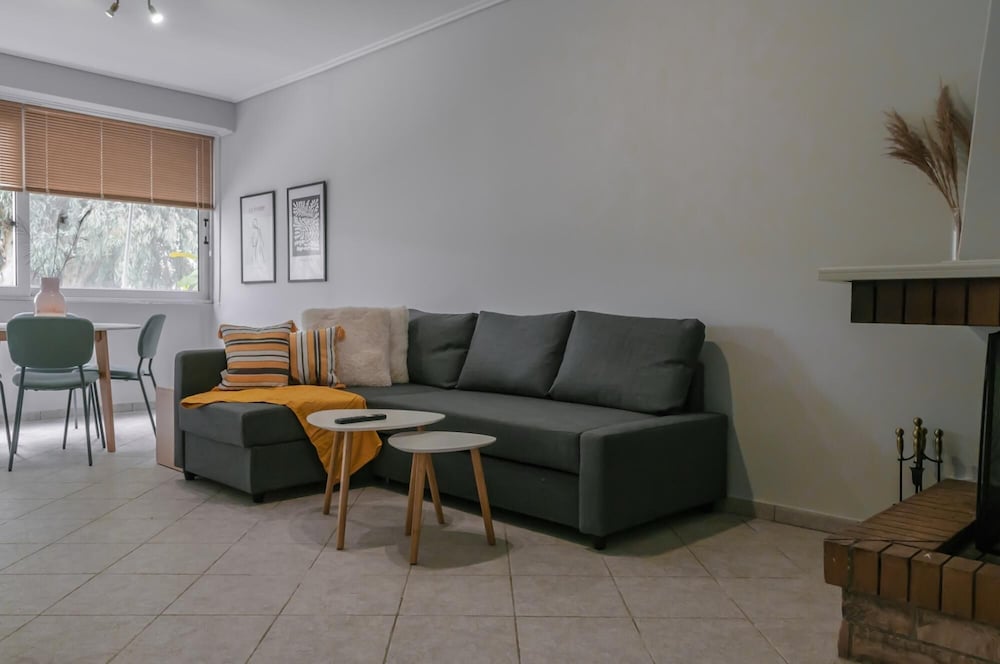 Cosmos Apartment in Athina