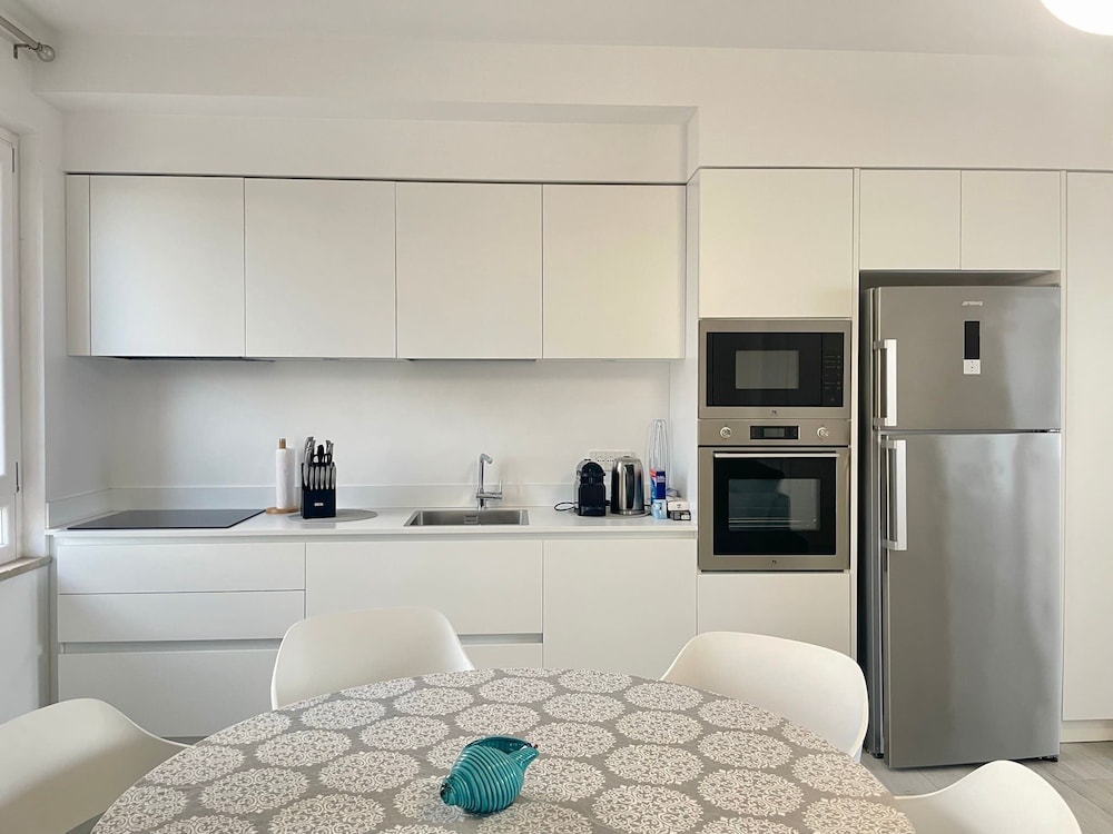 Ida Palace, new Deluxe Seafront Apartment photo 4