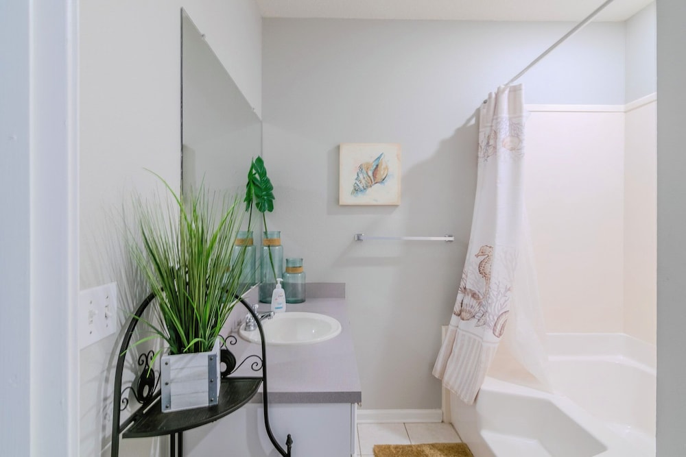 Legacy Villa 2604 - 2 Bedroom 2 Bath With Garage in Beachside Neighborhood