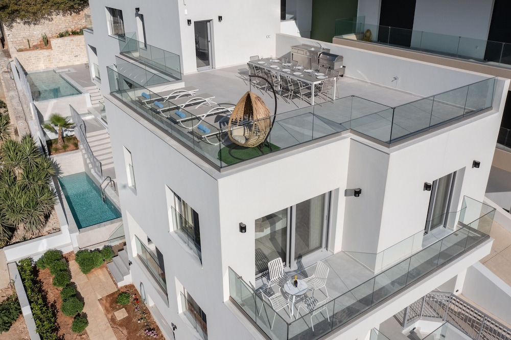 ArtCotel Luxury Villa