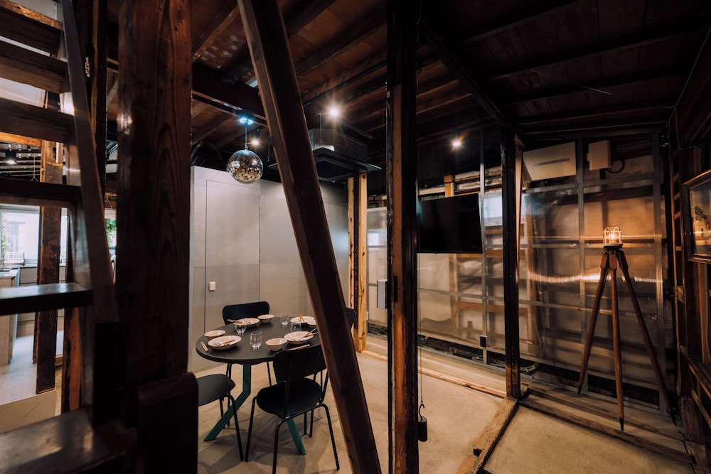Ivy Place Harajuku Urban Steel Teahouse