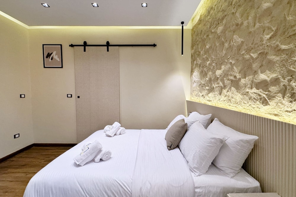 The Built-up 2 BDR Condo 15 min to CAI Airpt