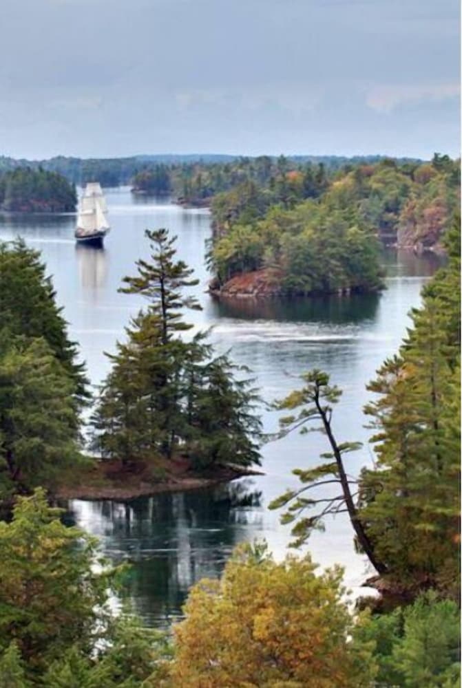 Brockville Vacations - The Noble Suites - Property Image 37