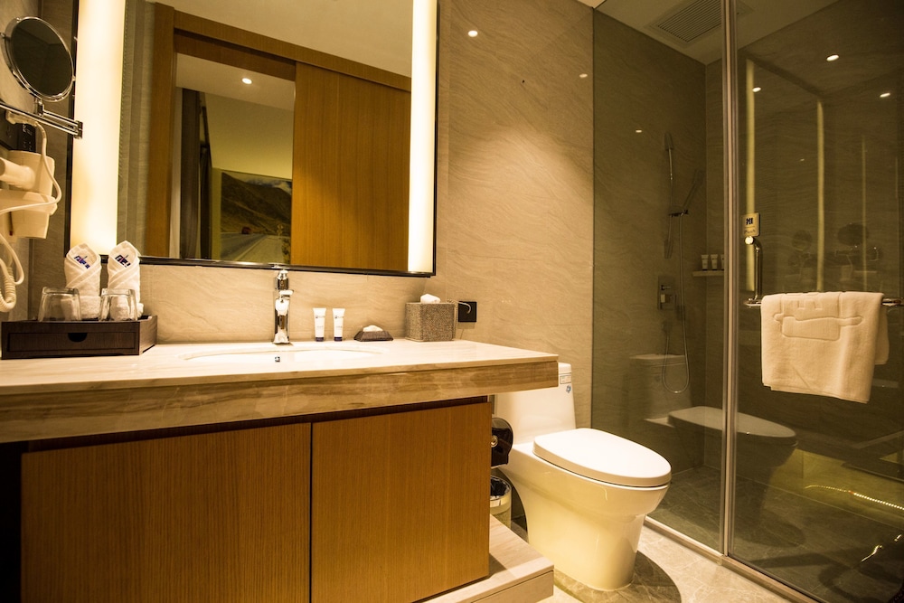 Spring Posh Roadsun International Hotel & Resort