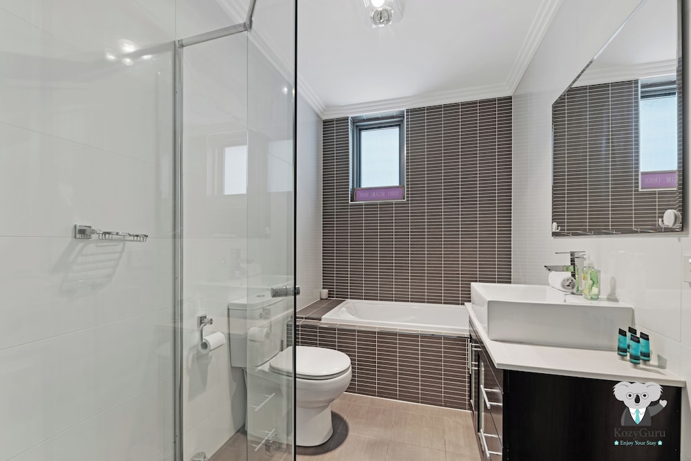Kozyguru | Ryde | Cosy 2Bed Apt With Private Yard