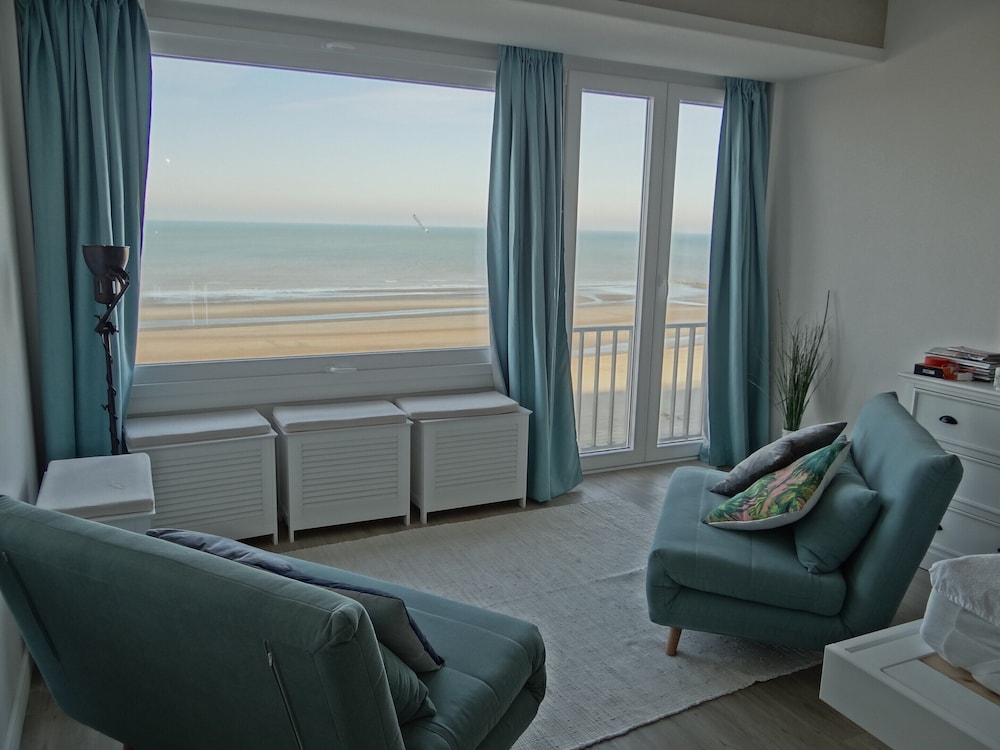 Studio in Nieuwpoort With Stunning Sea View