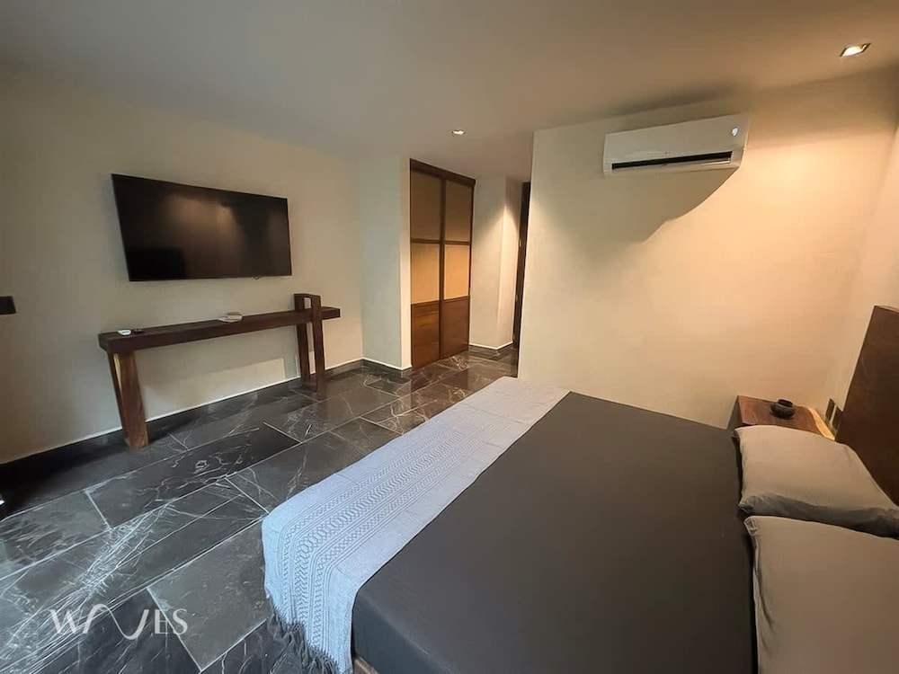 2BR w Private Pool Near the Beach Spacious Stay
