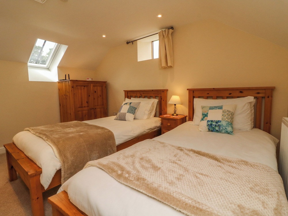 Hunstone Barn view 3