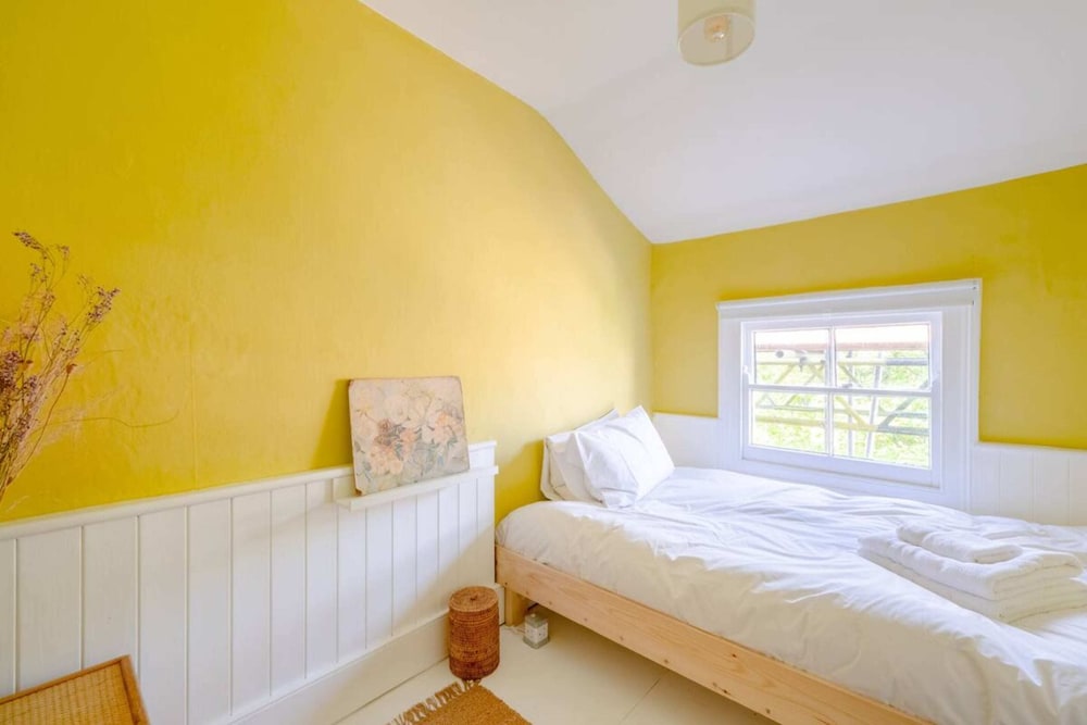 Unique Vintage-style 3BD Flat - Dalston
