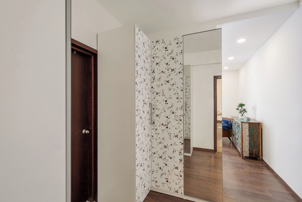 The Ivy Apartment by Red Olive