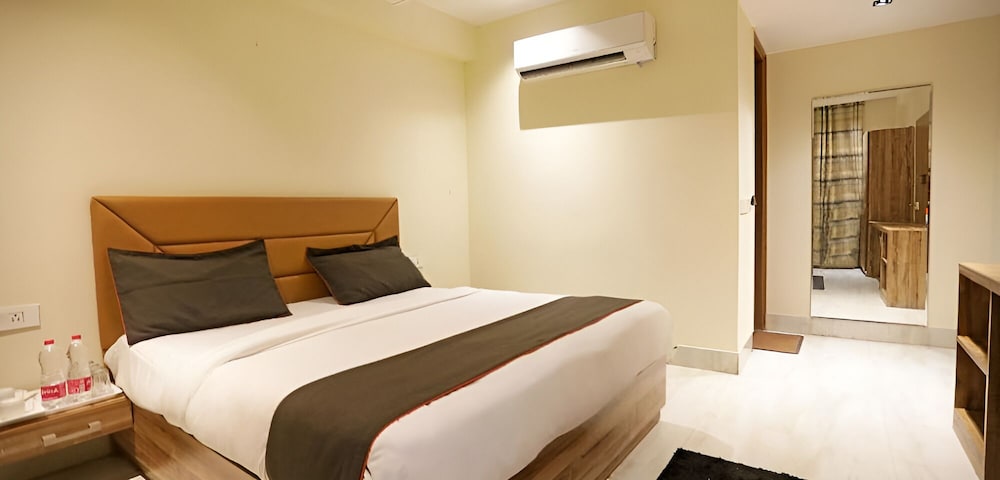 Hotel GoodLuck House Near Delhi Airport