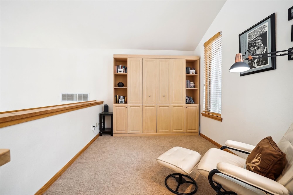 Timber Heights Lodge 3 Bedroom Home by RedAwning